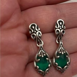 Cute Carolyn Pollack .925 sterling silver earrings